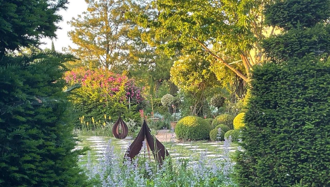 Les Jardins Haute Couture Huismes Exterior photo
