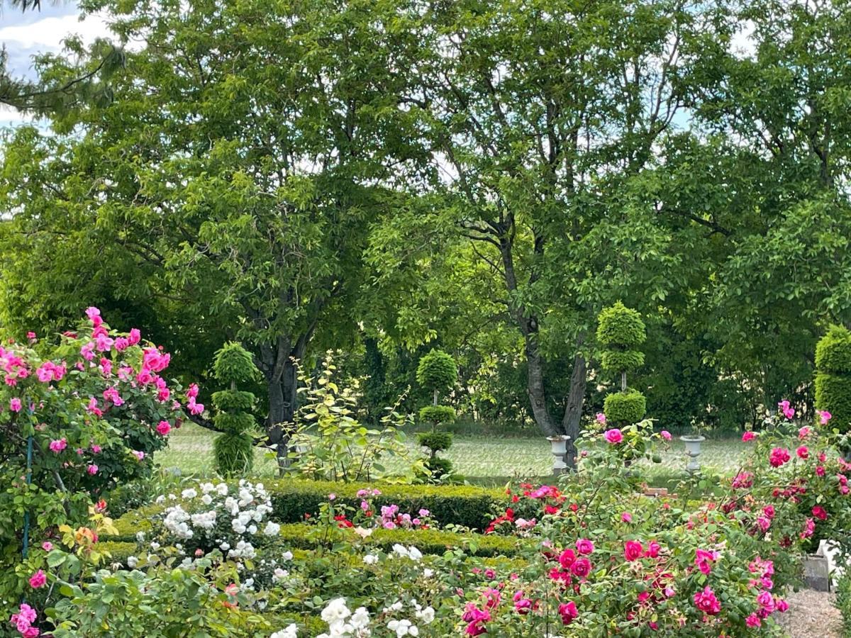Les Jardins Haute Couture Huismes Exterior photo